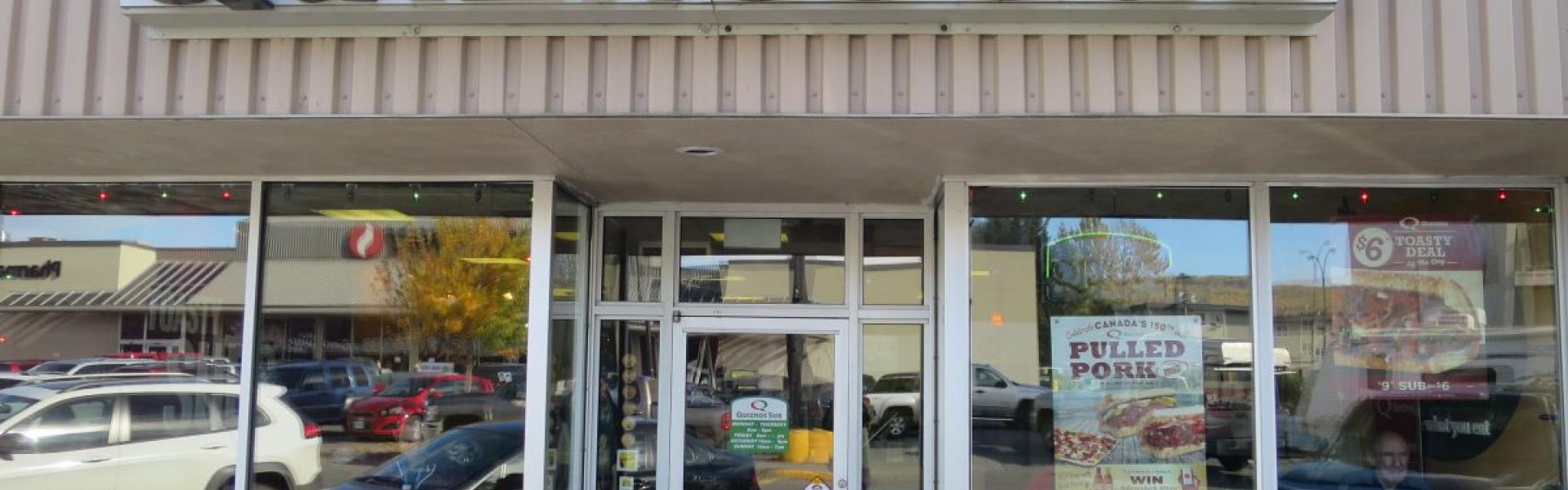 Exterior Quizno's Subs